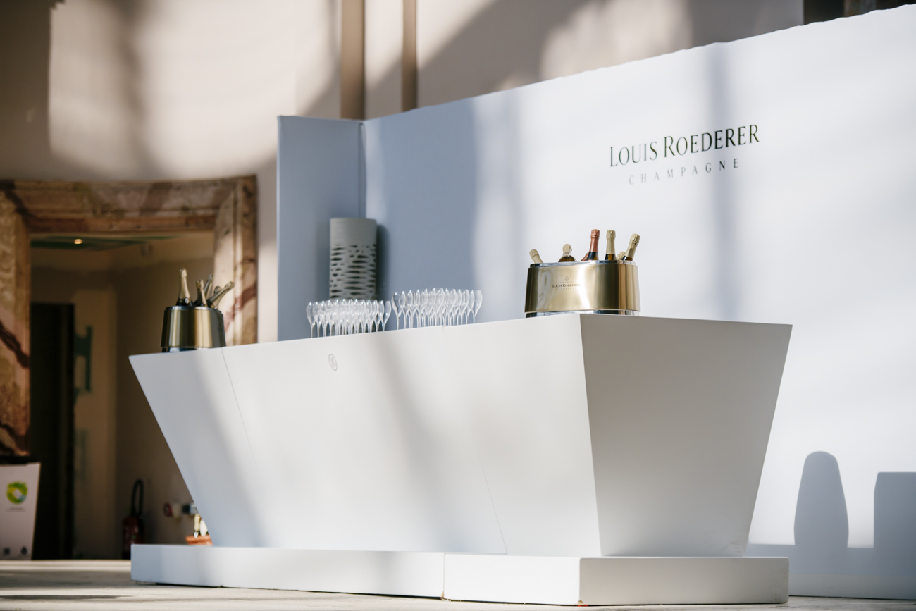 Product illustration Mob Bar Corner 8