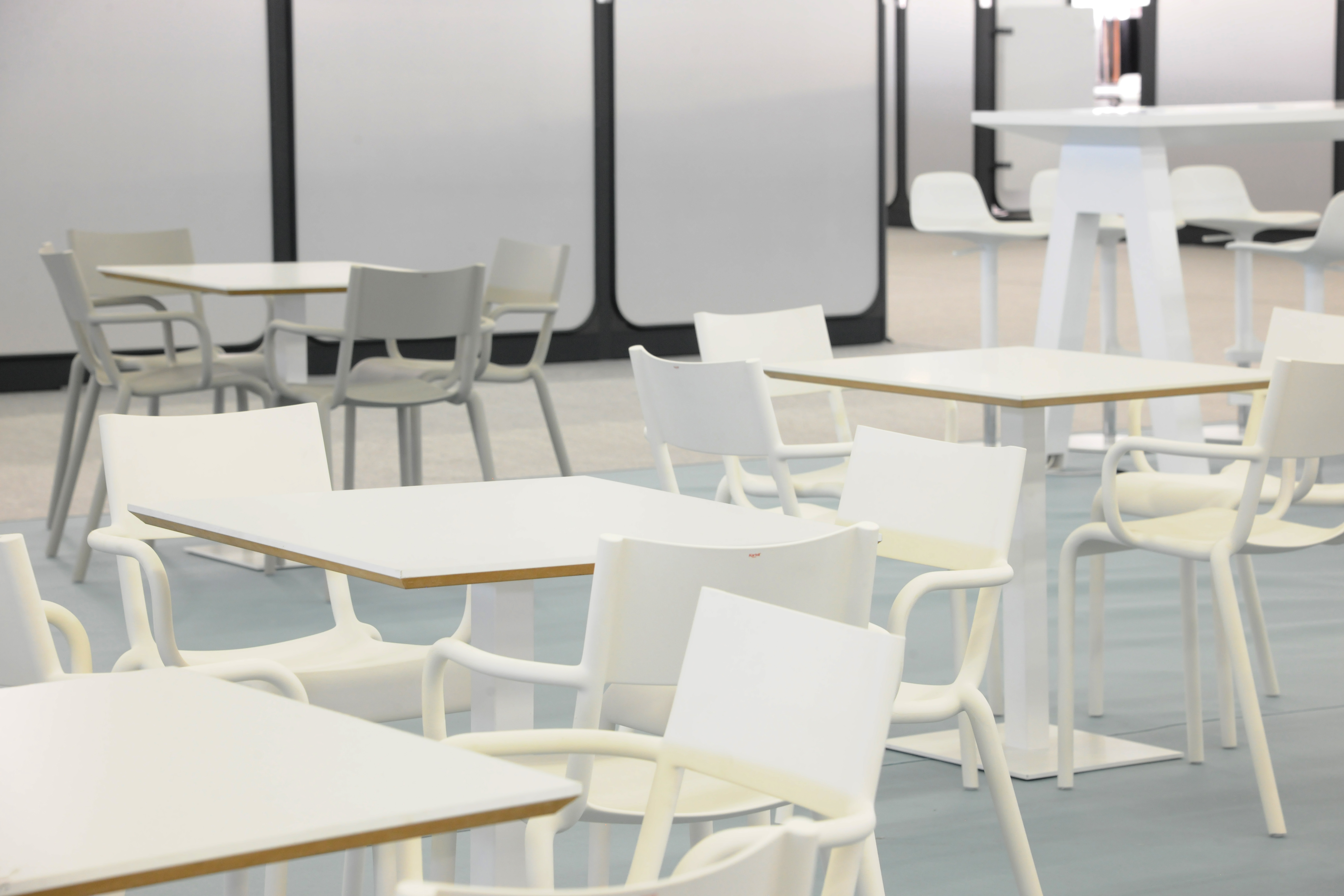 Illustration 2 du produit Marielle Pedestal Table White