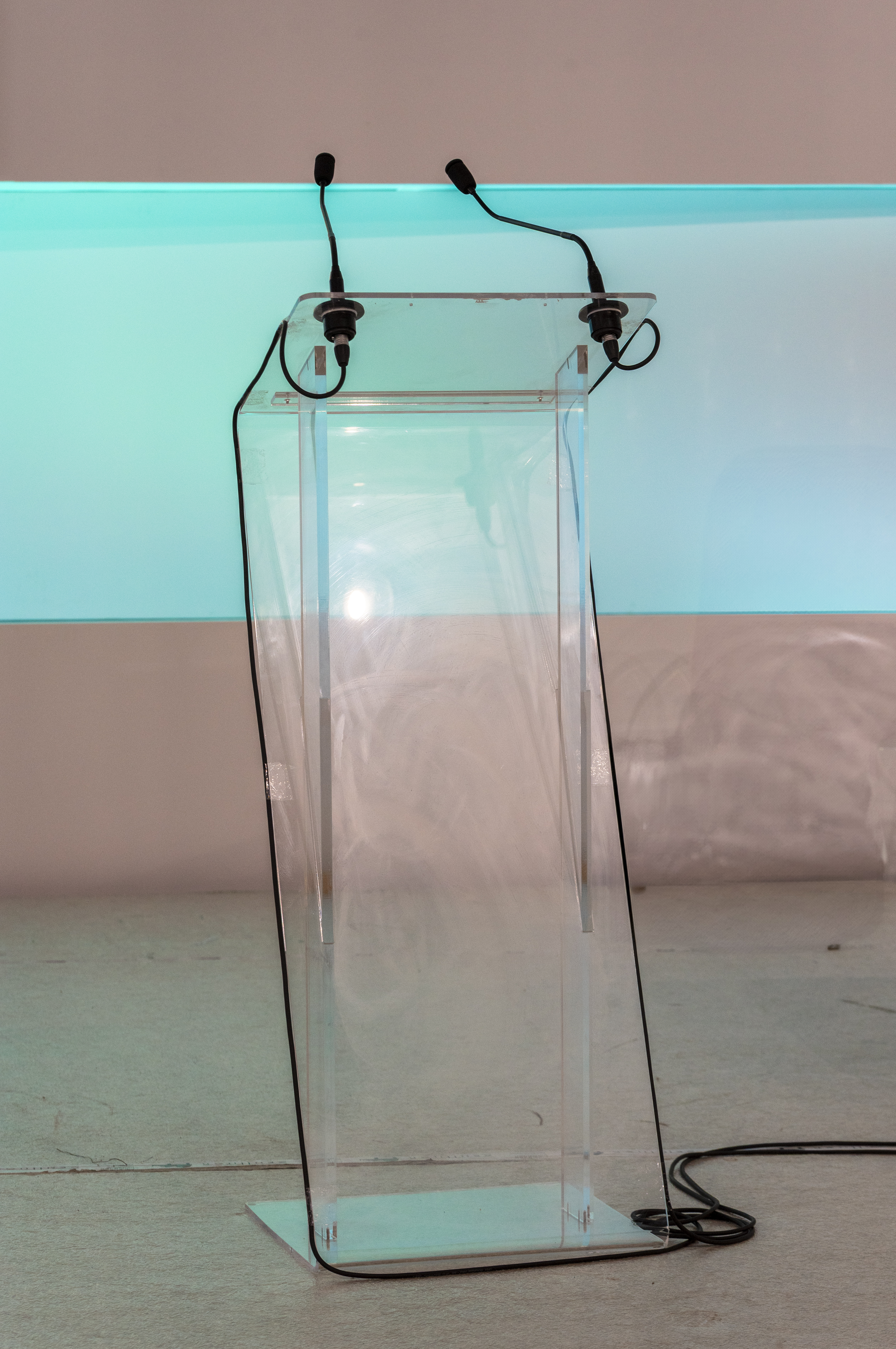Rent-lectern-z-pierced-3