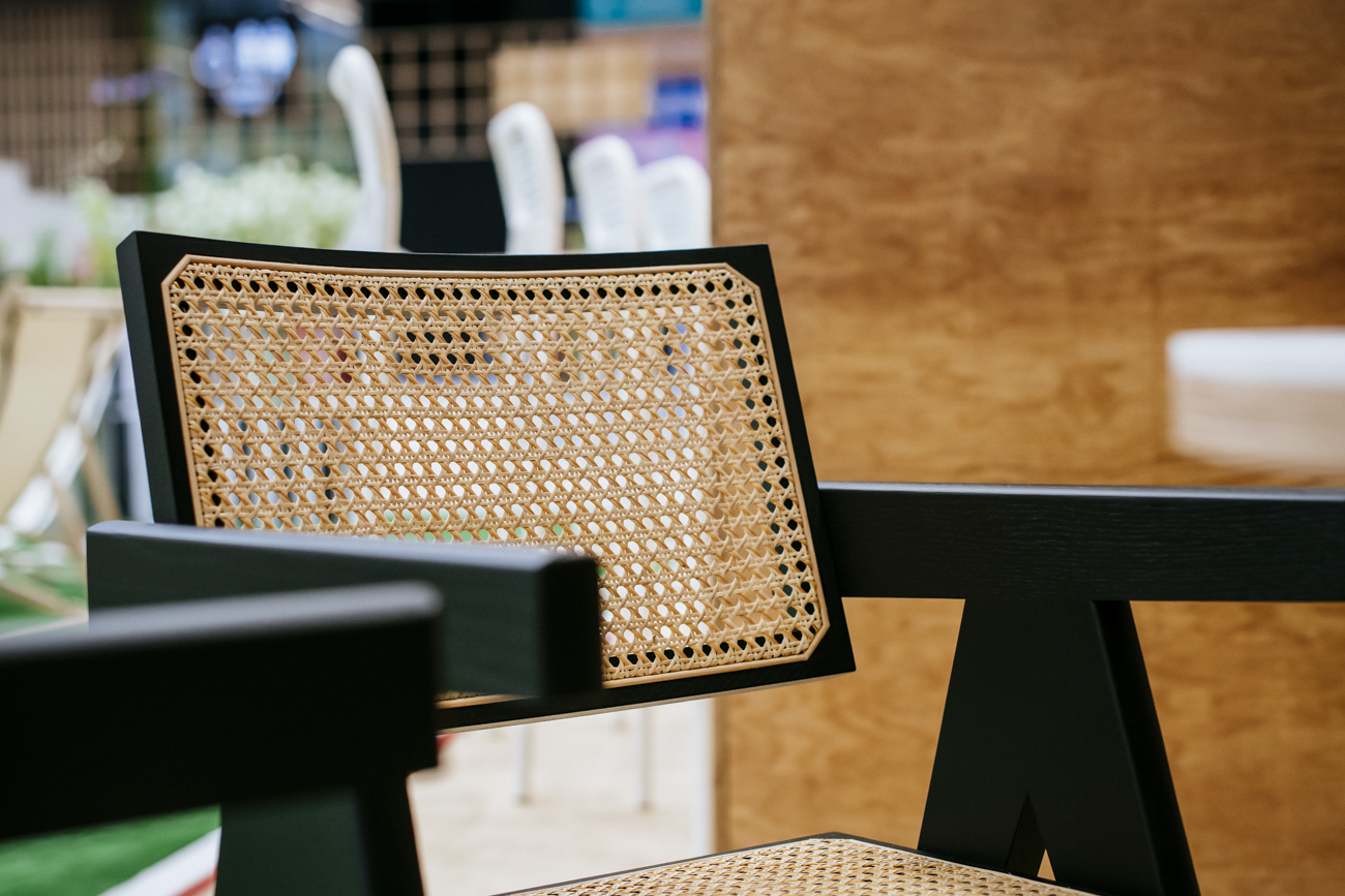 Illustration 10 du produit Capitol Complex chair with armrest Black