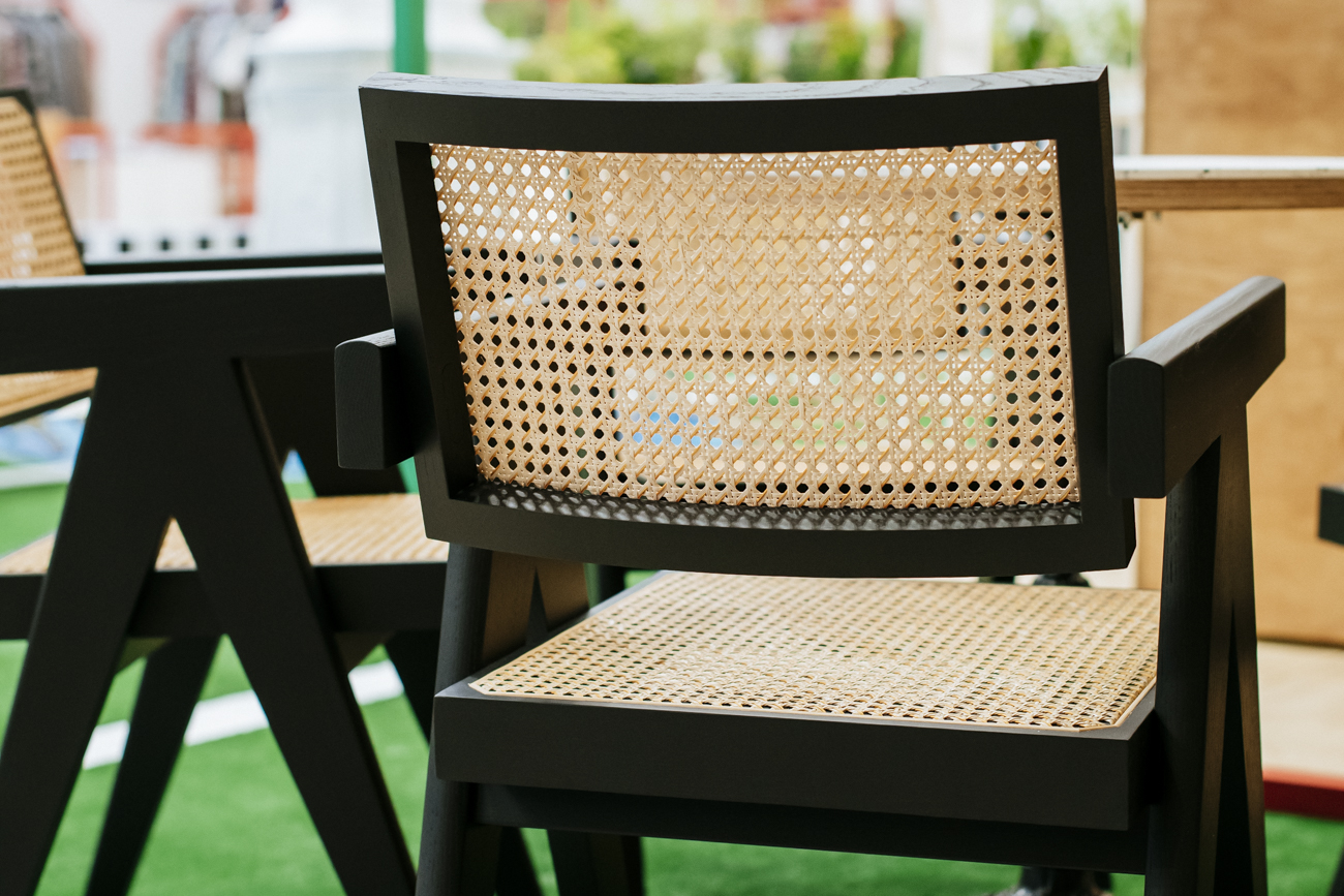 Illustration 12 du produit Capitol Complex chair with armrest Black
