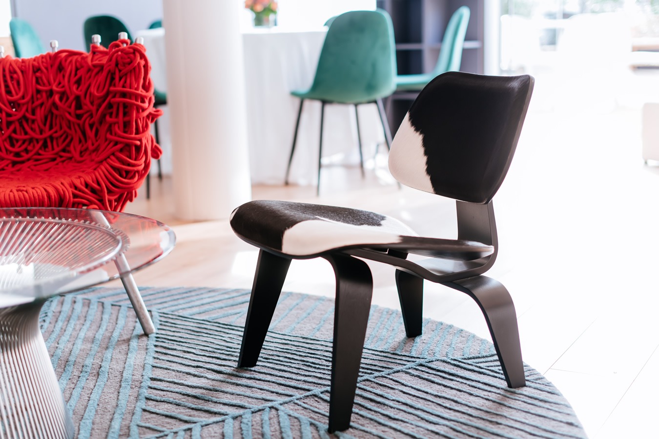 Illustration 3 du produit LCW Low Armless Chair Cowskin