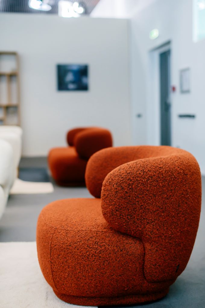 Product illustration Giulia Armchair Rust Curly 5