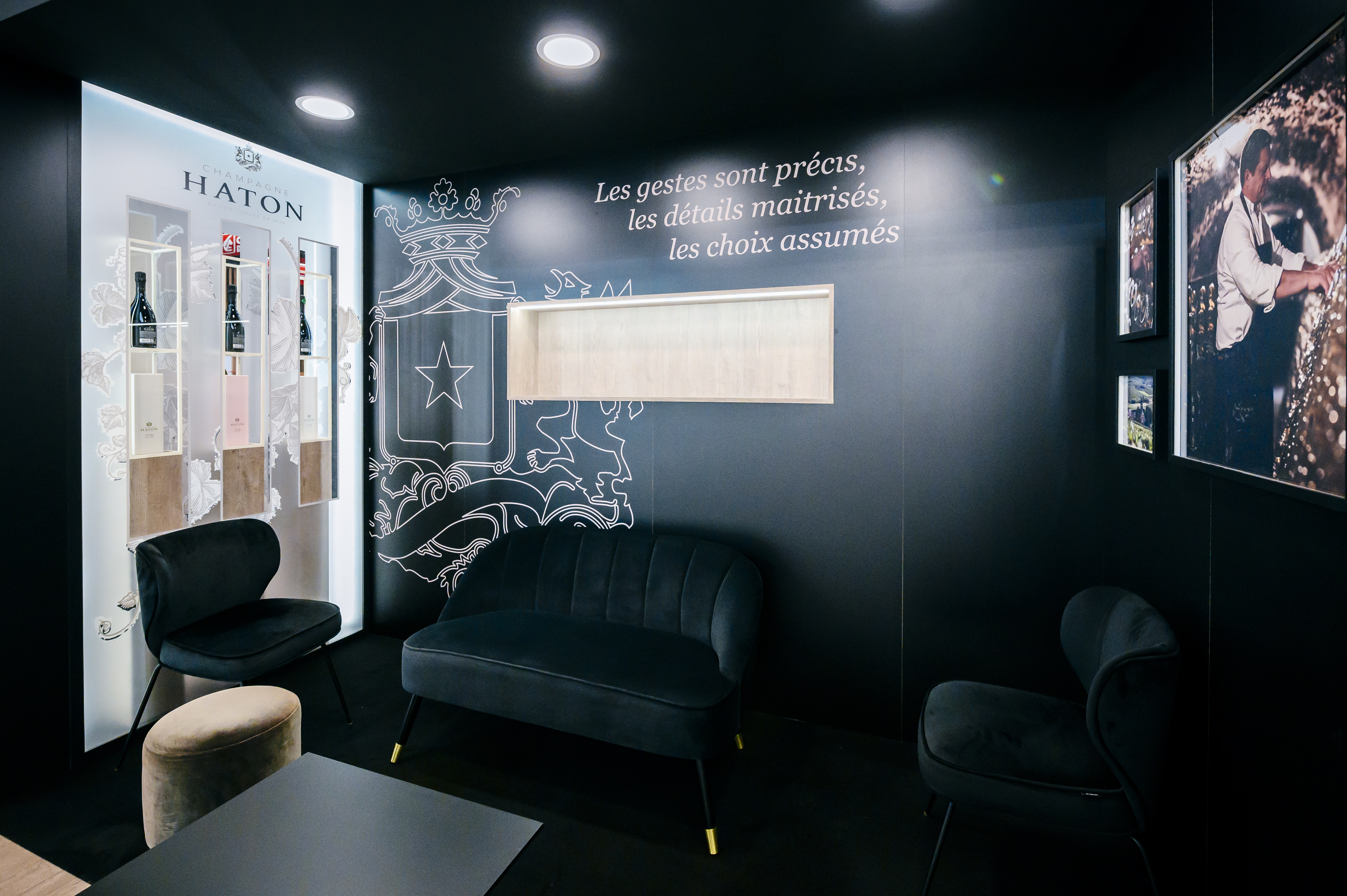 Location-canape-naova-velours-noir-4