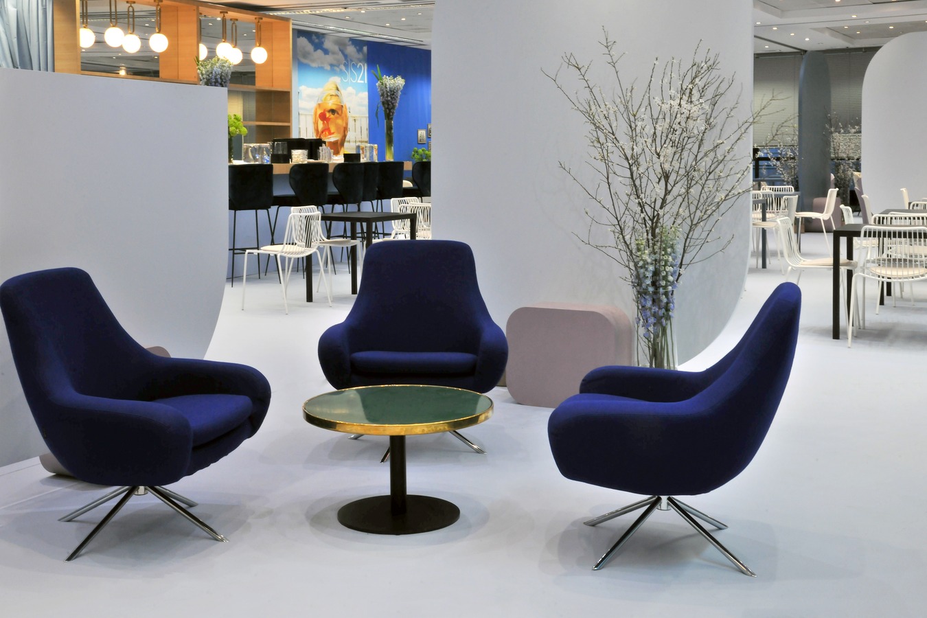 Illustration 9 du produit Fauteuil Noomi Bleu Fonce