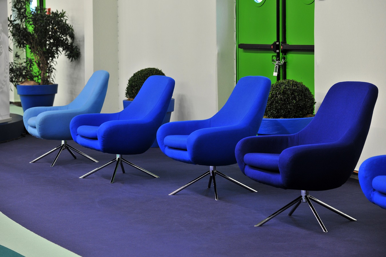 Illustration 10 du produit Fauteuil Noomi Bleu Fonce