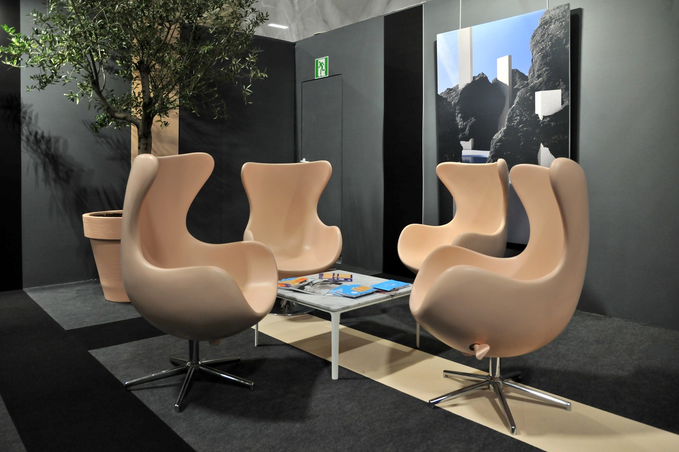 Illustration 5 du produit Collins Armchair Cross Base
