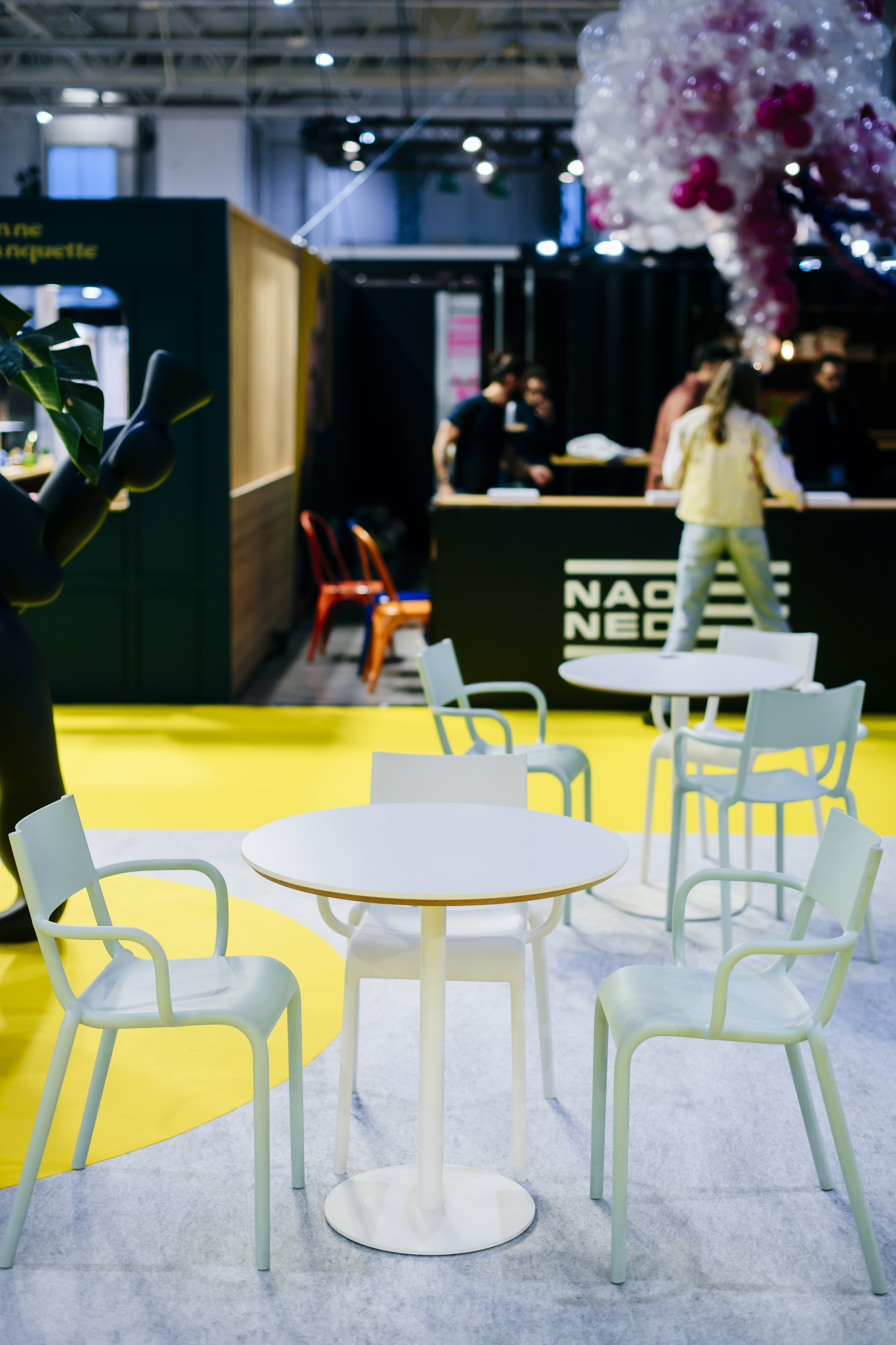 Location-gueridon-marielle-rond-blanc-pied-blanc-4