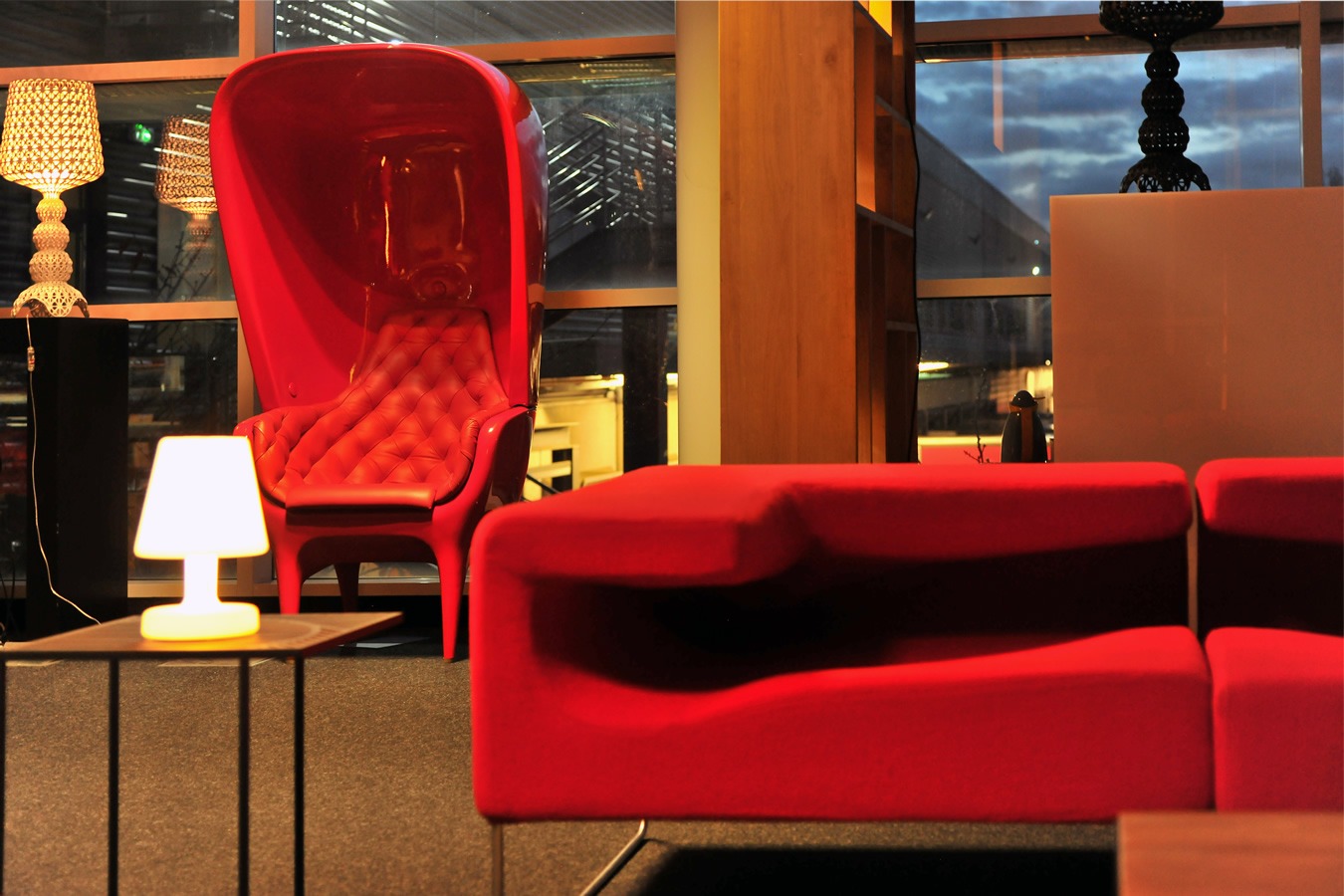 Illustration 7 du produit Lowseat Low Armless Chair Corner Red