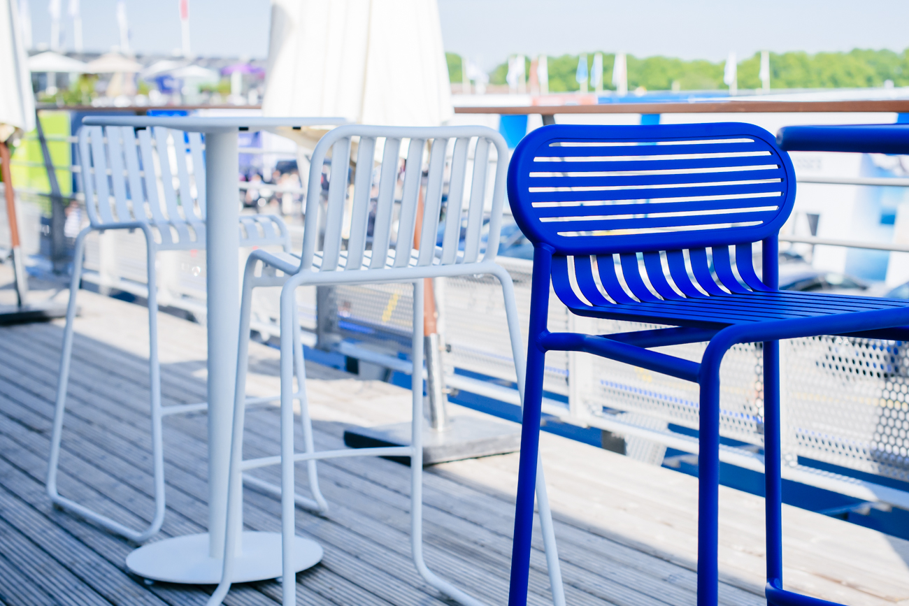 Rent-week-end-stool-blue-4