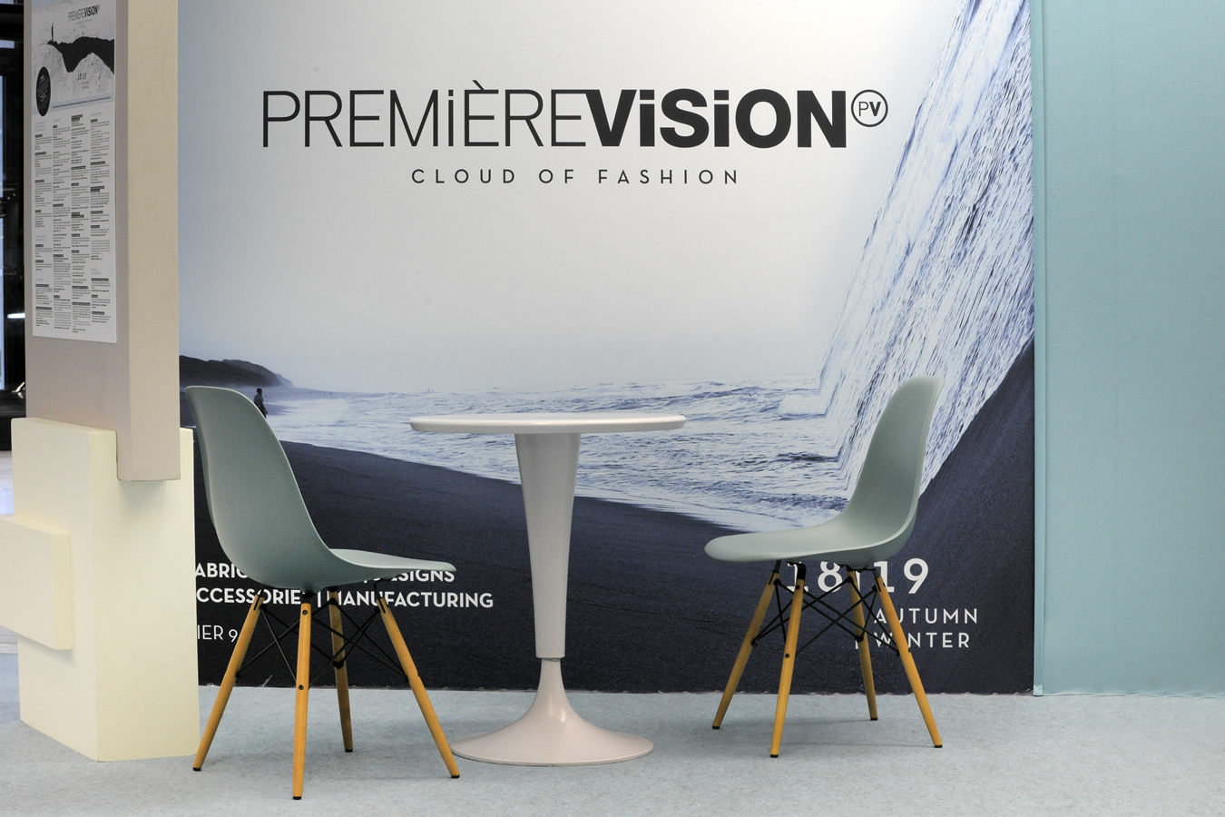 Illustration 3 du produit Dr Na Pedestal Table