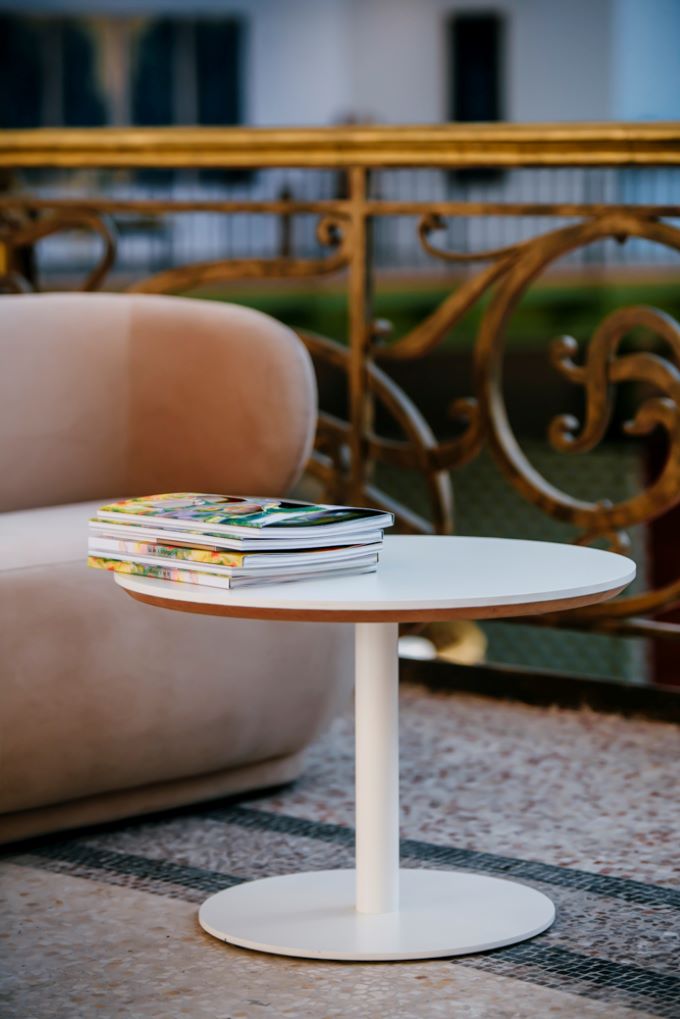 Illustration 3 du produit Table Basse Marielle Rond Blanc Pied Blanc