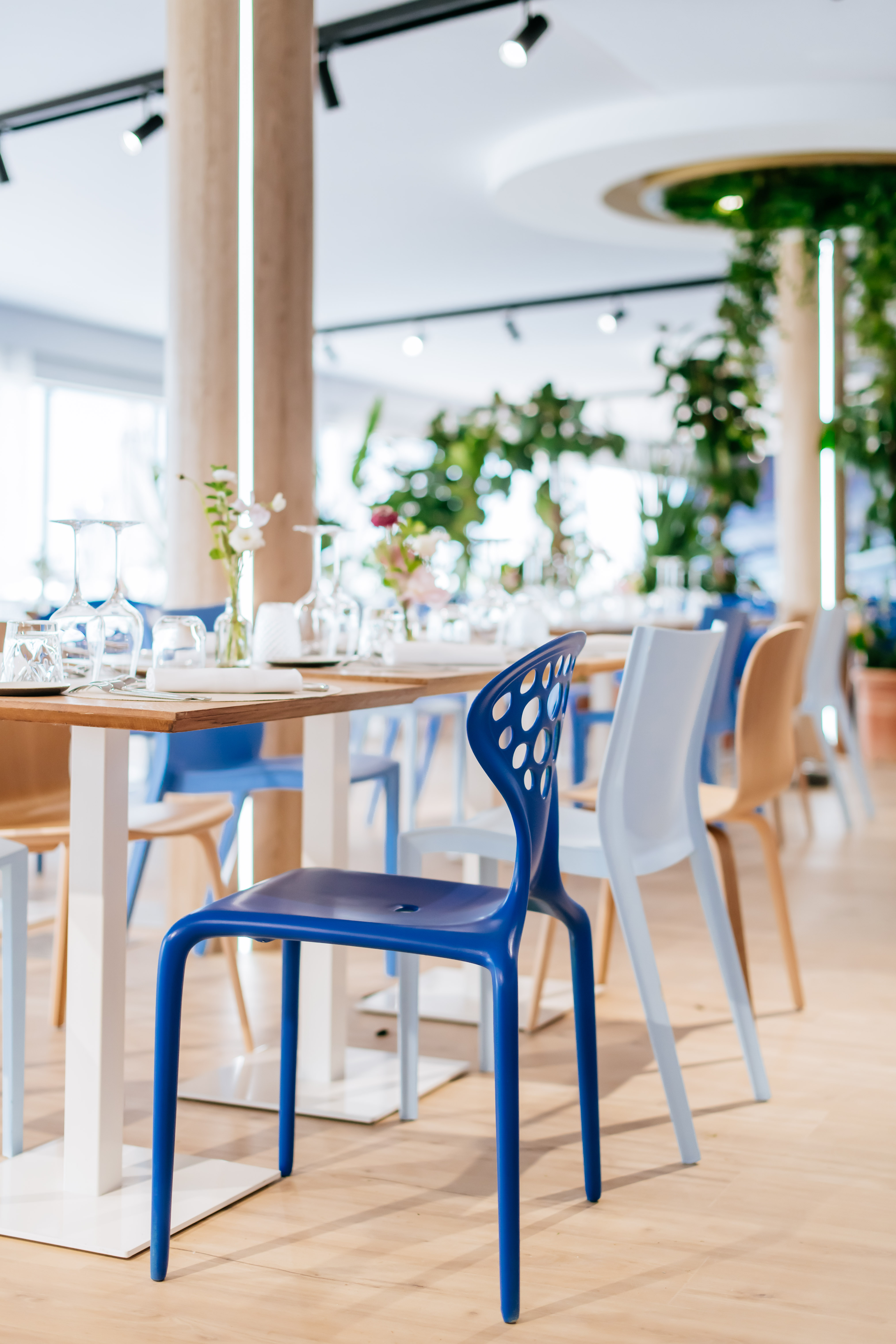 Product illustration Chêne Biseauté Pedestal Table White 4